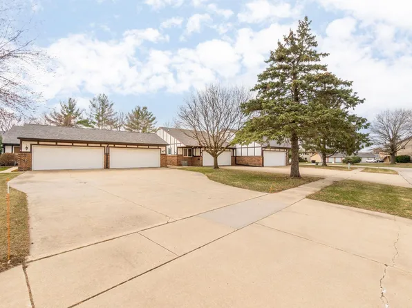 3476 Kingswood Pl, Waterloo, IA 50701