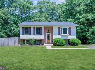 1889 Aqua View Dr, Hampstead, MD 21074