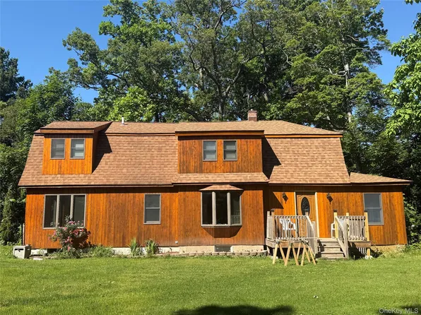 17 Hillside Road, Greenwood Lake, NY 10925