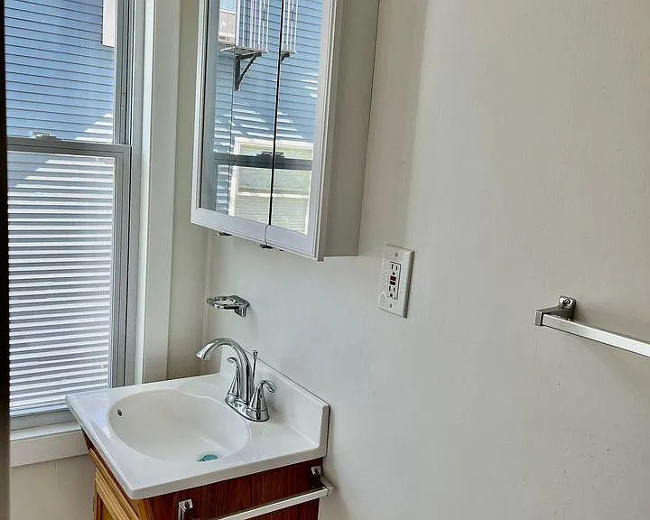36 Broad St #2 — Photo 10