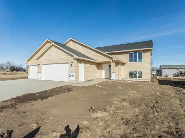 518 Shirley St, Harrisburg, SD 57032