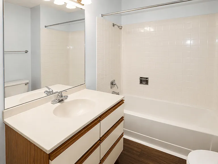 Coach House Apartments — Photo 28