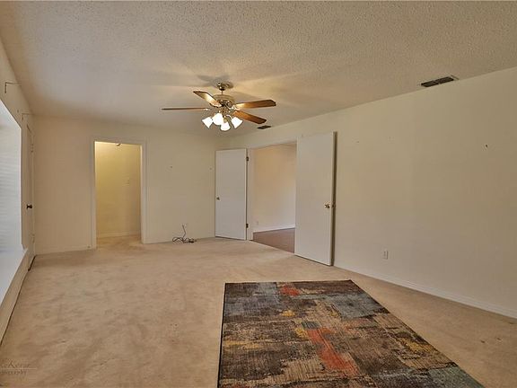 4th image of 2350 Marshall St
