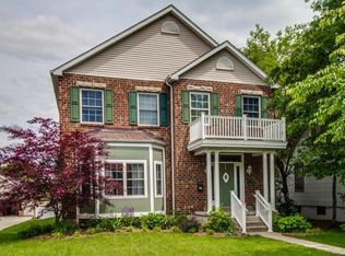 1312 Boland Pl, Saint Louis, MO 63117