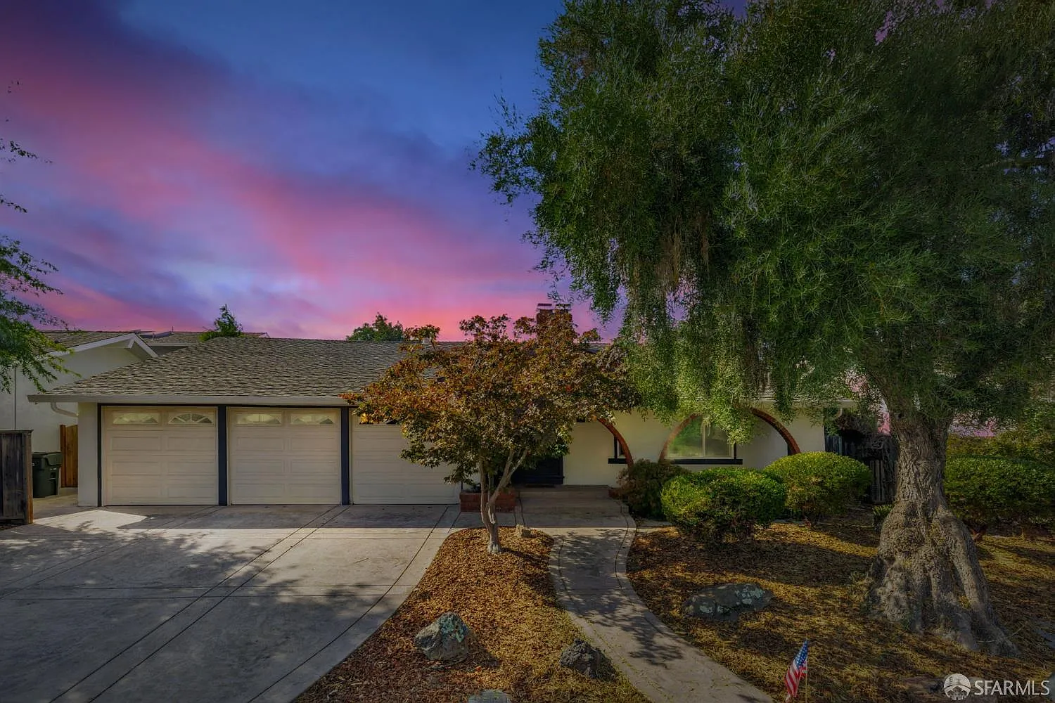1467 Hudson Way photo 1