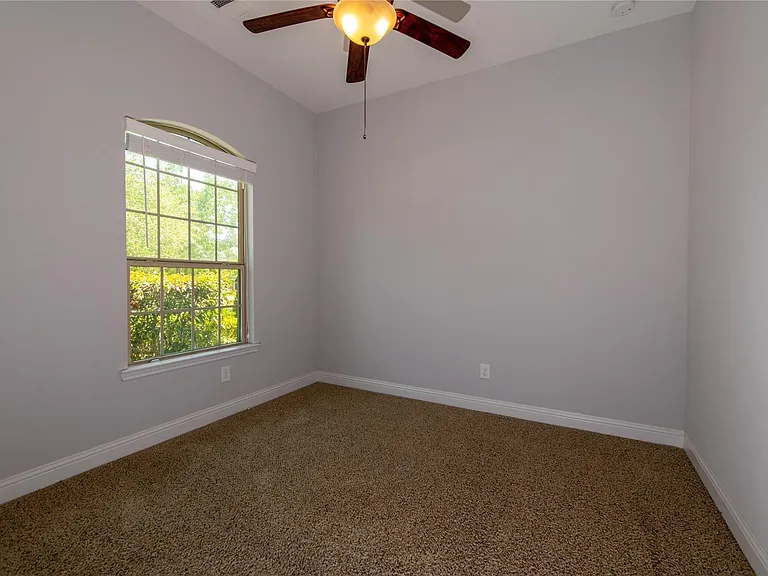 7 Whispering Thicket Pl — Photo 19