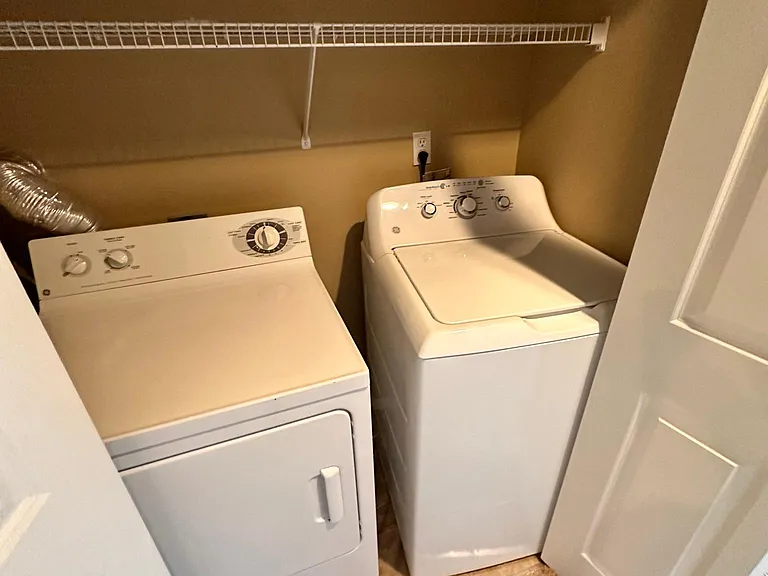 Washer and dryer laundry included