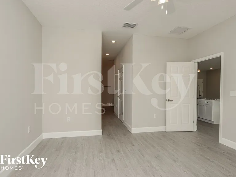 542 Reading St SE — Photo 7