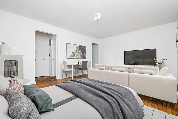 Rented by REAL New York | media 10