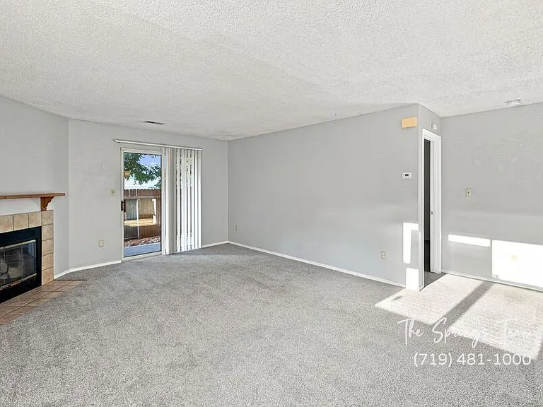 4349 Hunting Meadows Cir — Photo 10