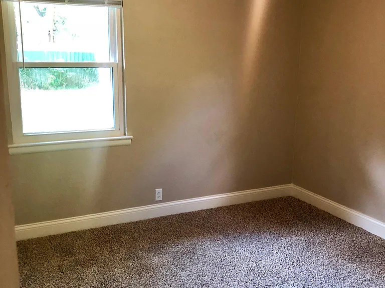 4709 Forbes St — Photo 11