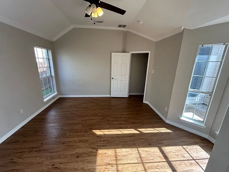 4217 Oak Grove Dr — Photo 17