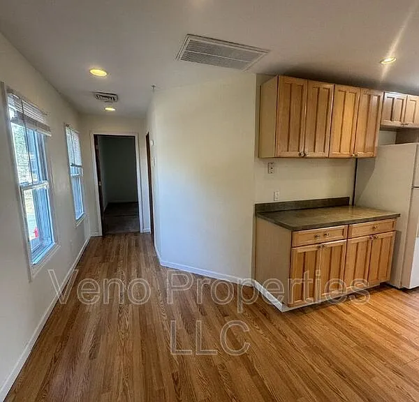 83 Middle St #2 — Photo 5