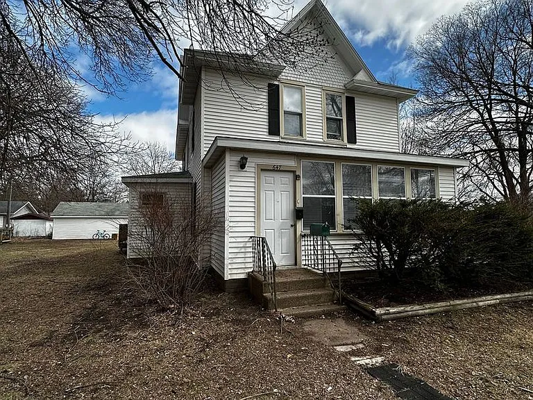 647 Woodward Ave — Photo 2