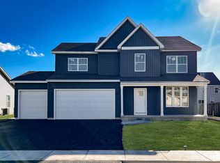 94 W Crabapple Ave, Cortland, IL 60112