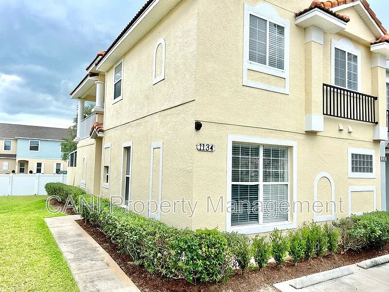 4 bed, 3.5 bath, 1948 sqft, $1,900 — Photo 2