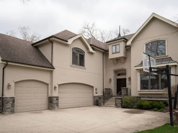 1311 Wendy Dr, Northbrook, IL 60062
