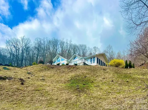 770 Discovery Pl, Sylva, NC 28779