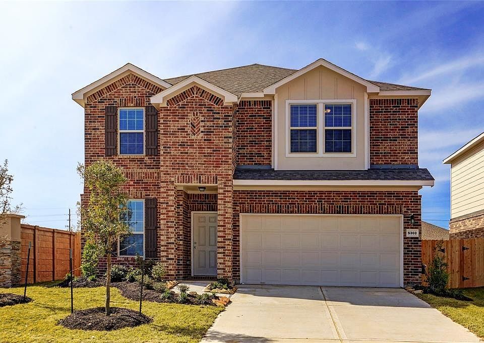 Welcome to 5303 Ivory Glass Dr! This 4 bedroom, 2.5 bathroom home sits on a corner lot in the beautiful King Crossing, only minutes away from shopping, dining, and entertainment. Community pool and parks just down the street!