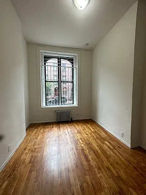 Rented by Peter R. Hungerford, LREB | media 21