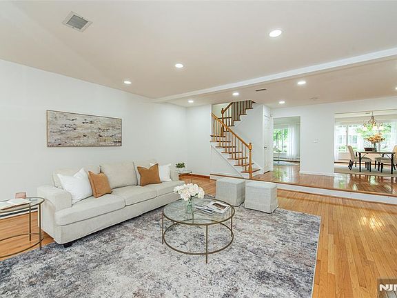 3rd image of 19 Matthew Rd #19