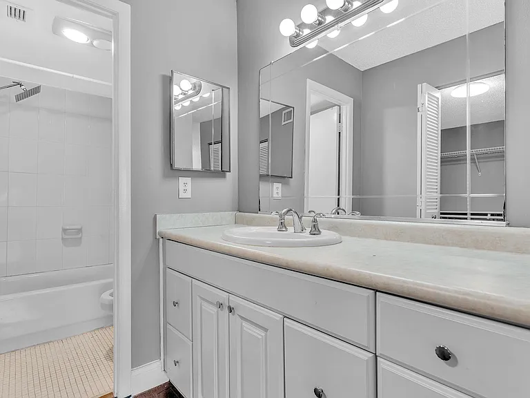 5961 N Falls Circle Dr #309 — Photo 33