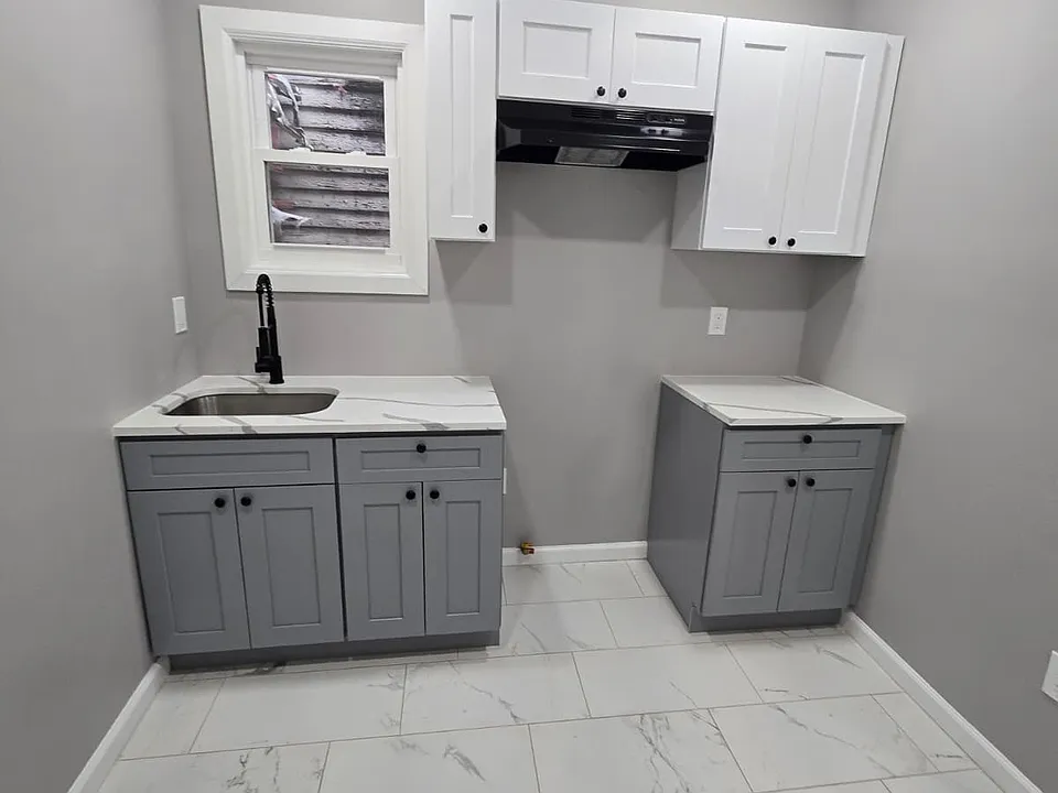 125-127 Redwood Ave #2A