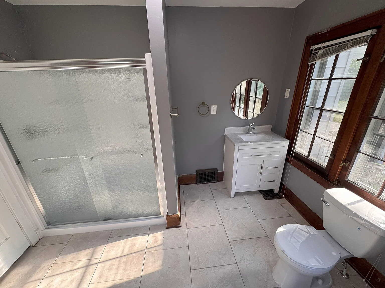 4 bed, 2.5 bath, 2567 sqft, $2,000 — Photo 4