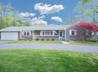 1 Heather Way, Barrington, RI 02806