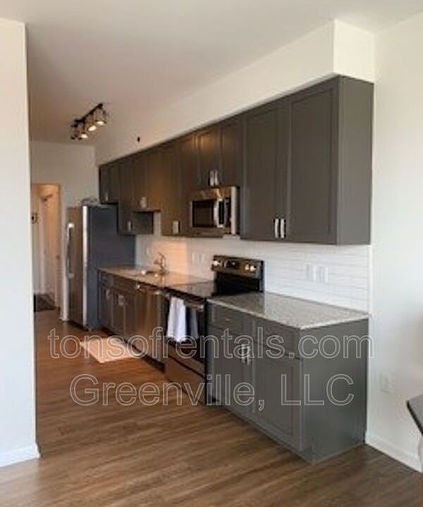 100 E Washington St Greenville SC Zillow