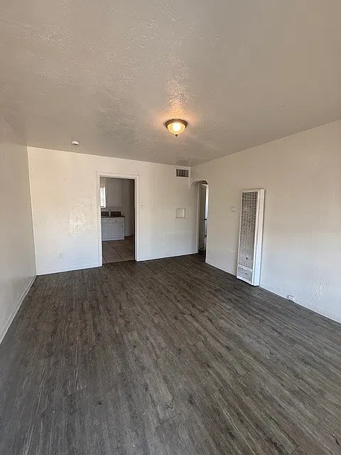 4612 E Washington Ave — Photo 2
