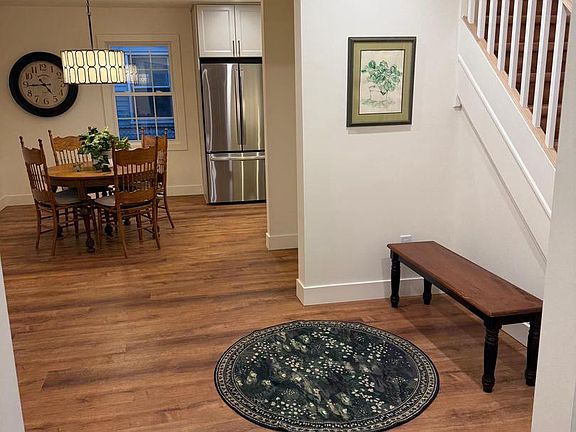 5th image of 202 Chestnut St