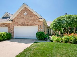 968 Ginger Ln #B, Geneva, IL 60134