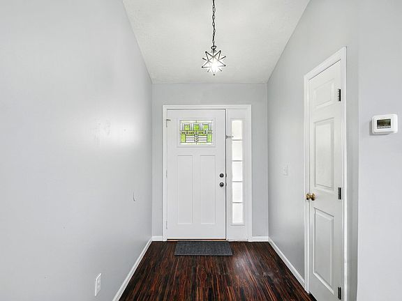 3rd image of 7421 Cumberland Cir