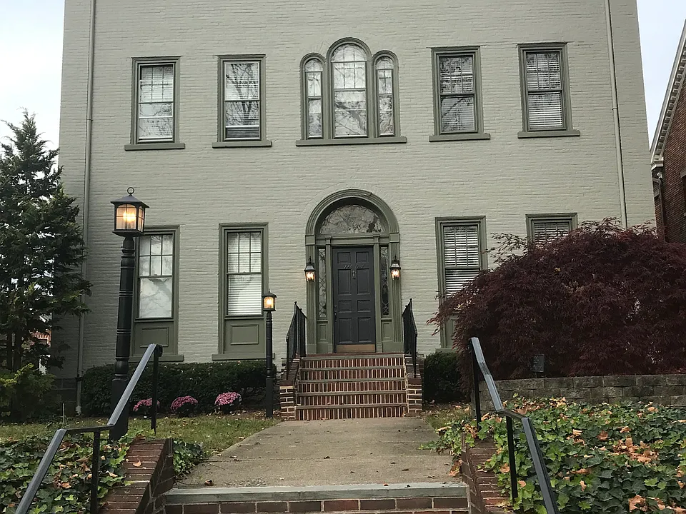 123 E Market St #5