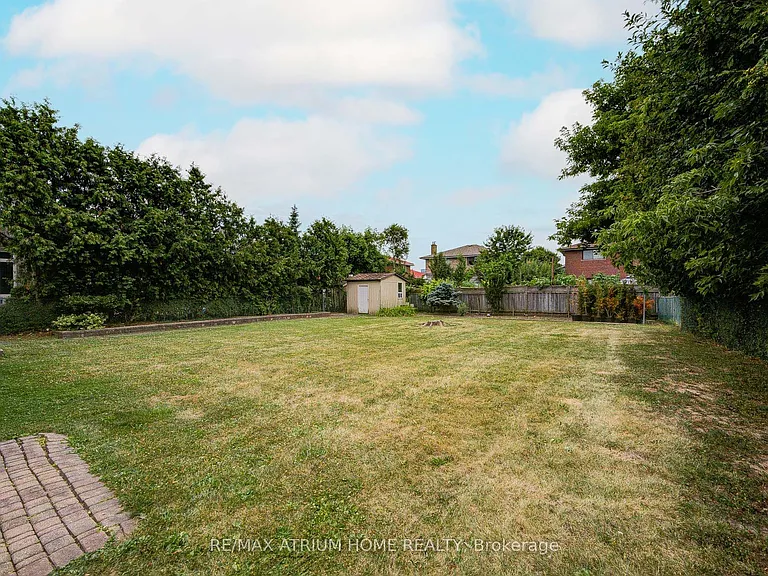 134 Fairglen Ave — Photo 39