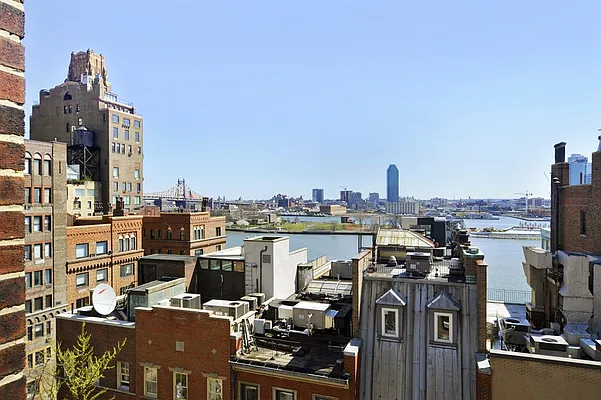 Sold by Corcoran | media 21