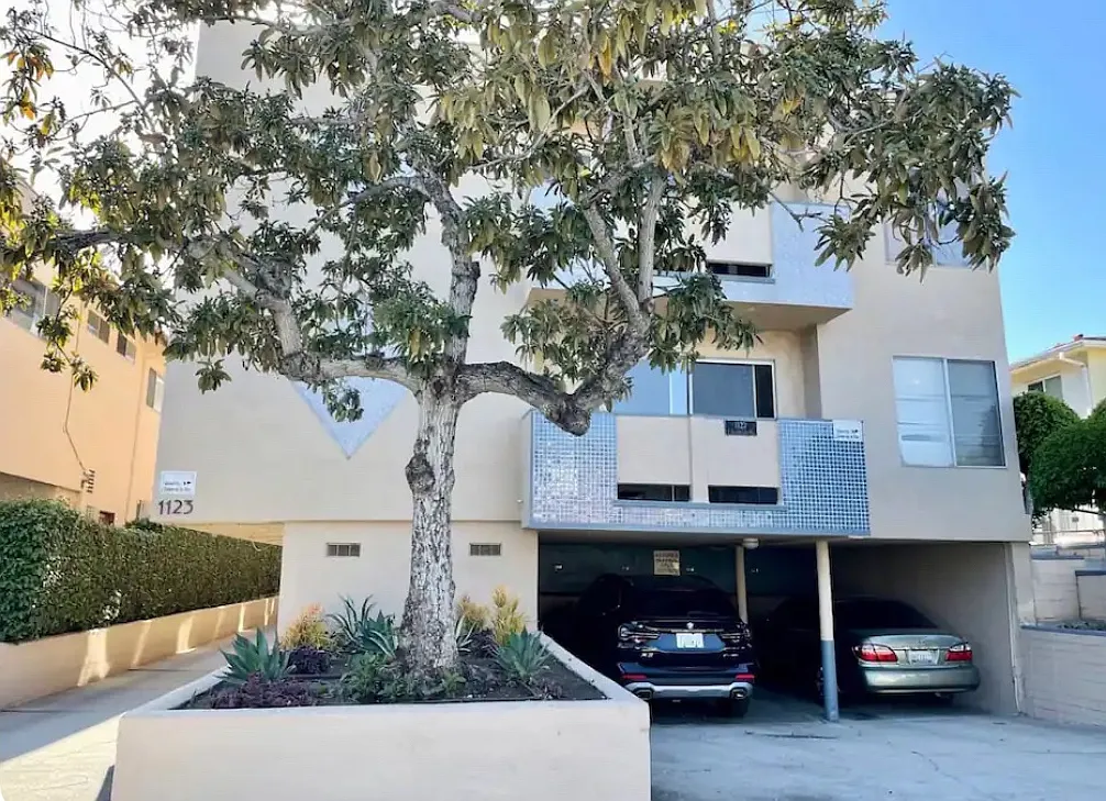 2 bed, 960 sqft, $2,975 — Photo 1