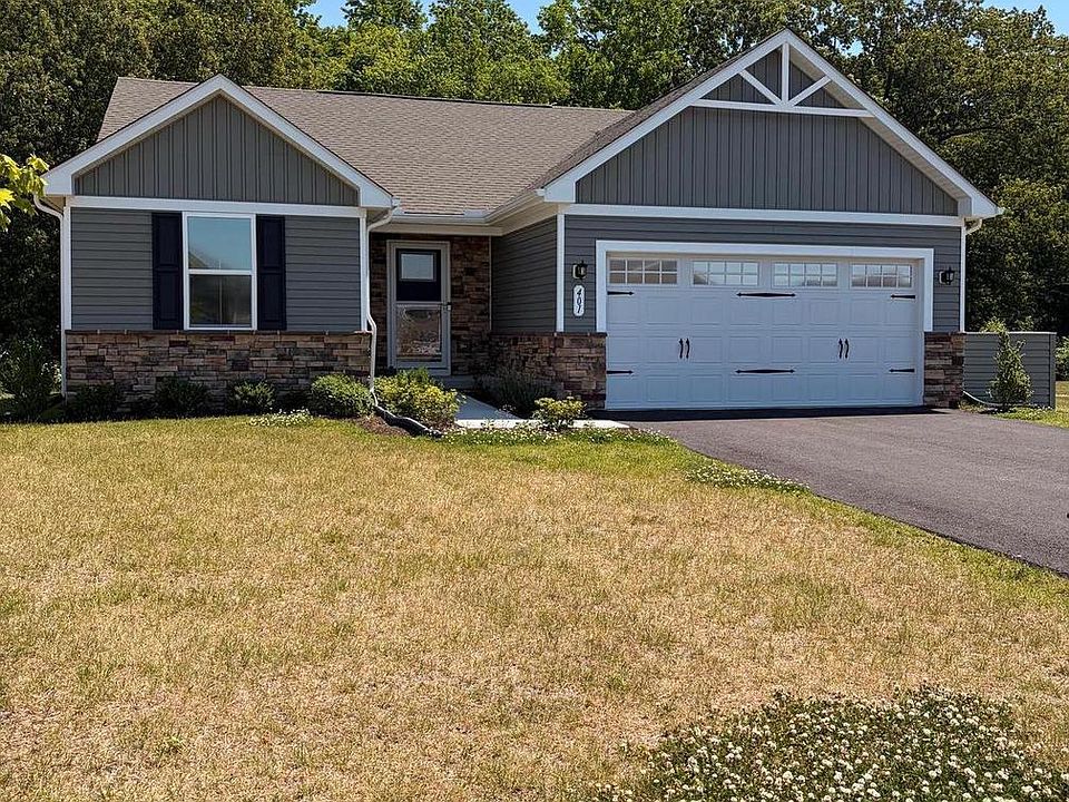 1st image of 401 Alezach Dr