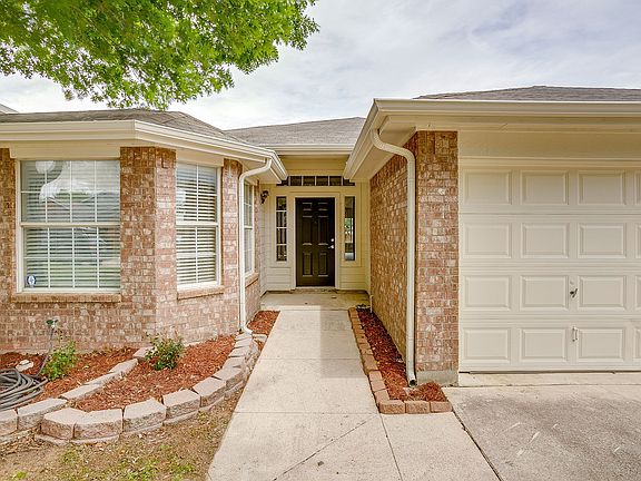 4th image of 736 Cardinal Dr