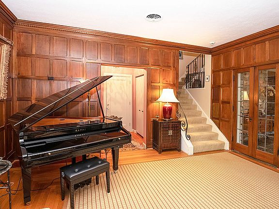 4th image of 3658 Ashworth Dr