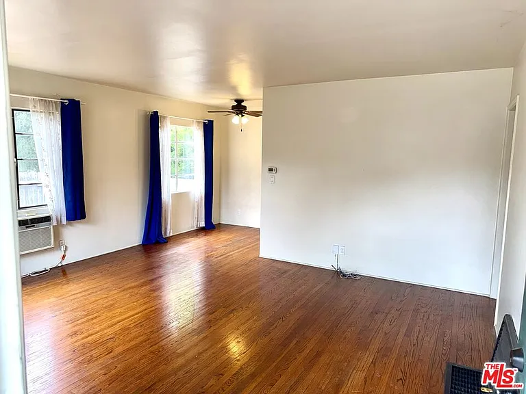 2618 Prospect Ave — Photo 3