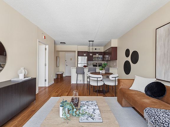4th image of 555 W 23rd St APT N10j