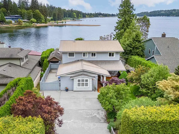6417 Marmot Rd, Sechelt, BC V7Z 0L2