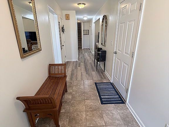 3rd image of 3207 Diana Cir