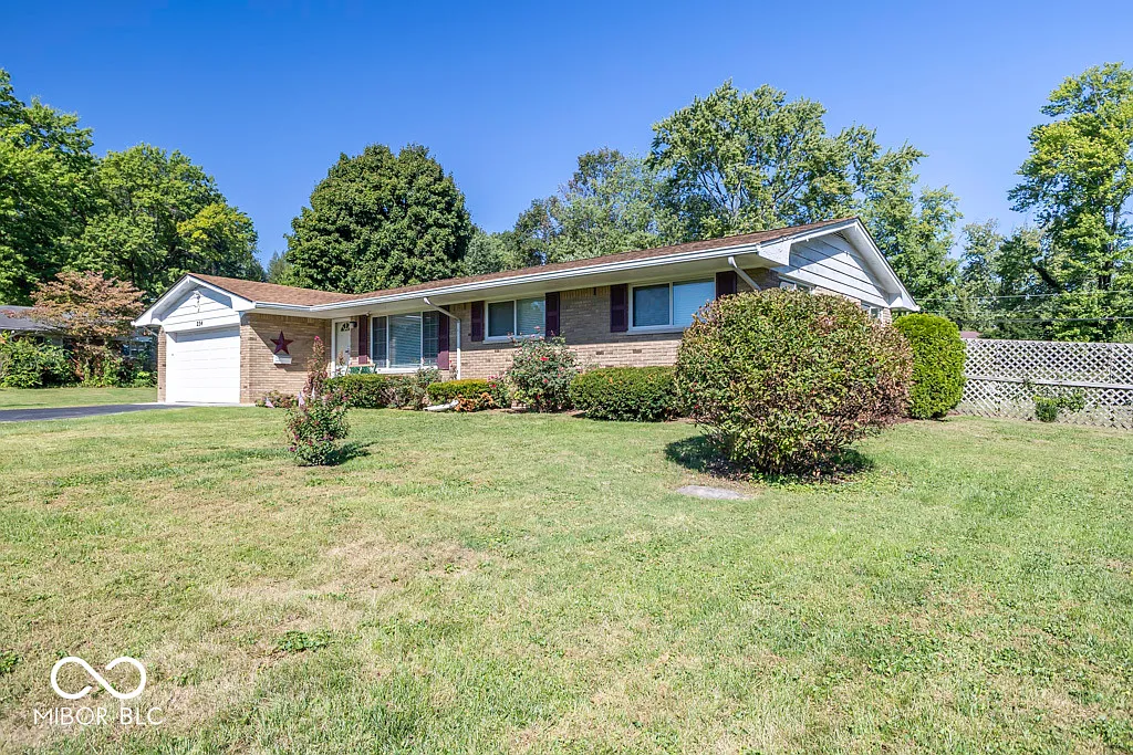 234 E Hickory Ln photo 1