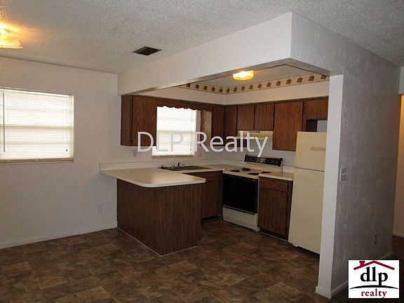 2nd image of 313 Country Club Oval APT 8