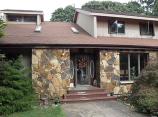 7 Overlook Ct, Rocky Point, NY