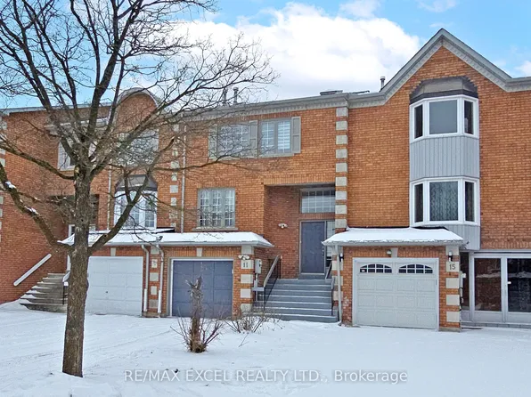 11 Royal Manor Cres, Richmond Hill, ON L4B 3N5