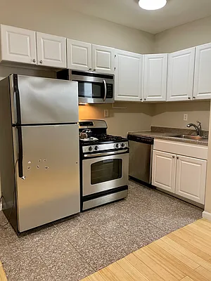 Rented by Bond New York | media 9